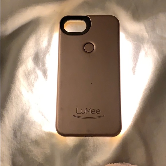 LuMee light up iPhone case - Picture 6 of 7
